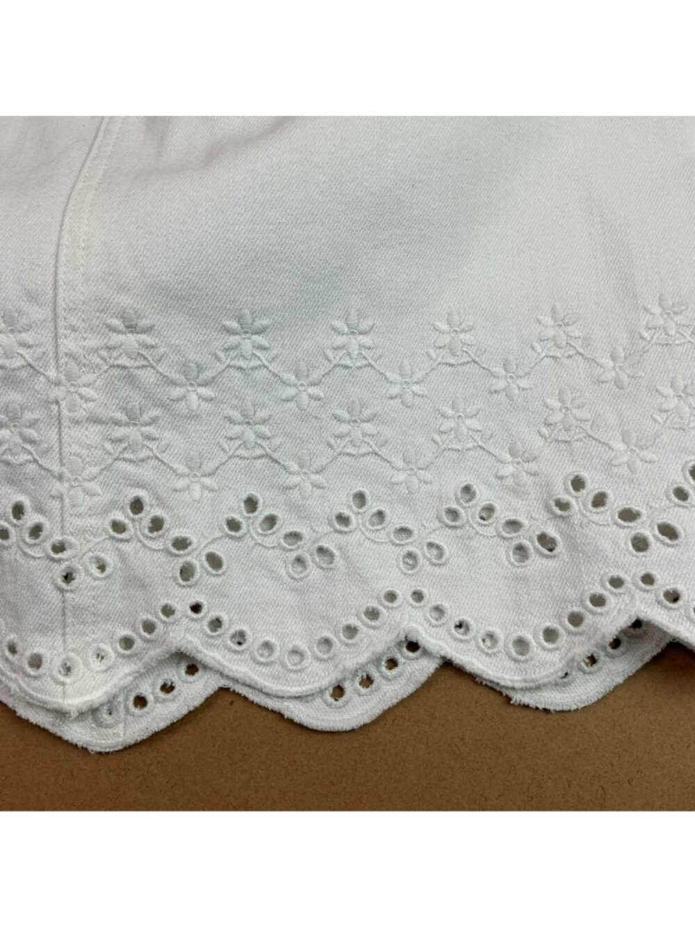 J.Crew White Denim Mini Skirt With Embroidered Eyelet Hem Size 28 - Picture 7 of 9